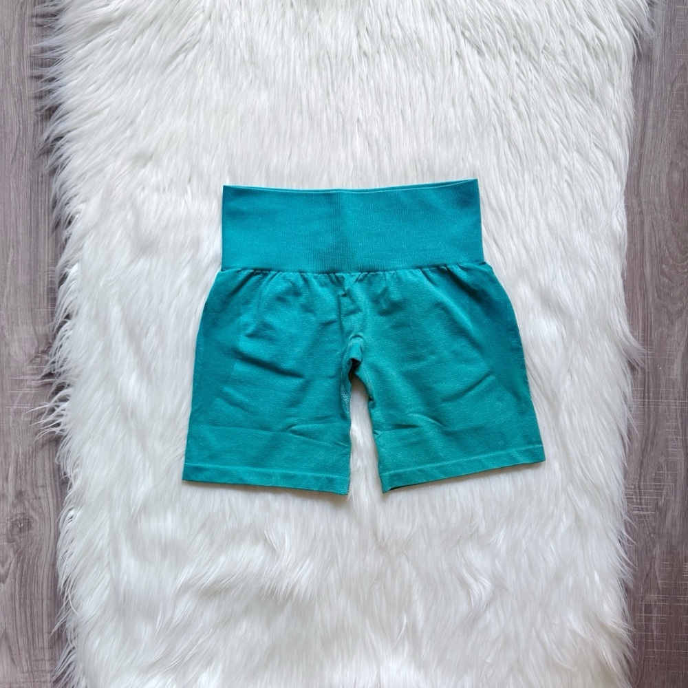 Nvgtn contour seamless shorts turquoise